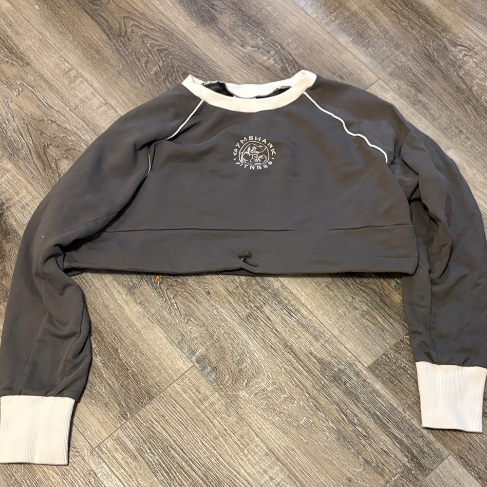 Gymshark Black Cropped Crew with Cream Trim - Picture 1 of 3